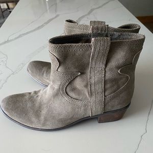 Lucky Brand. Only worn a few times.